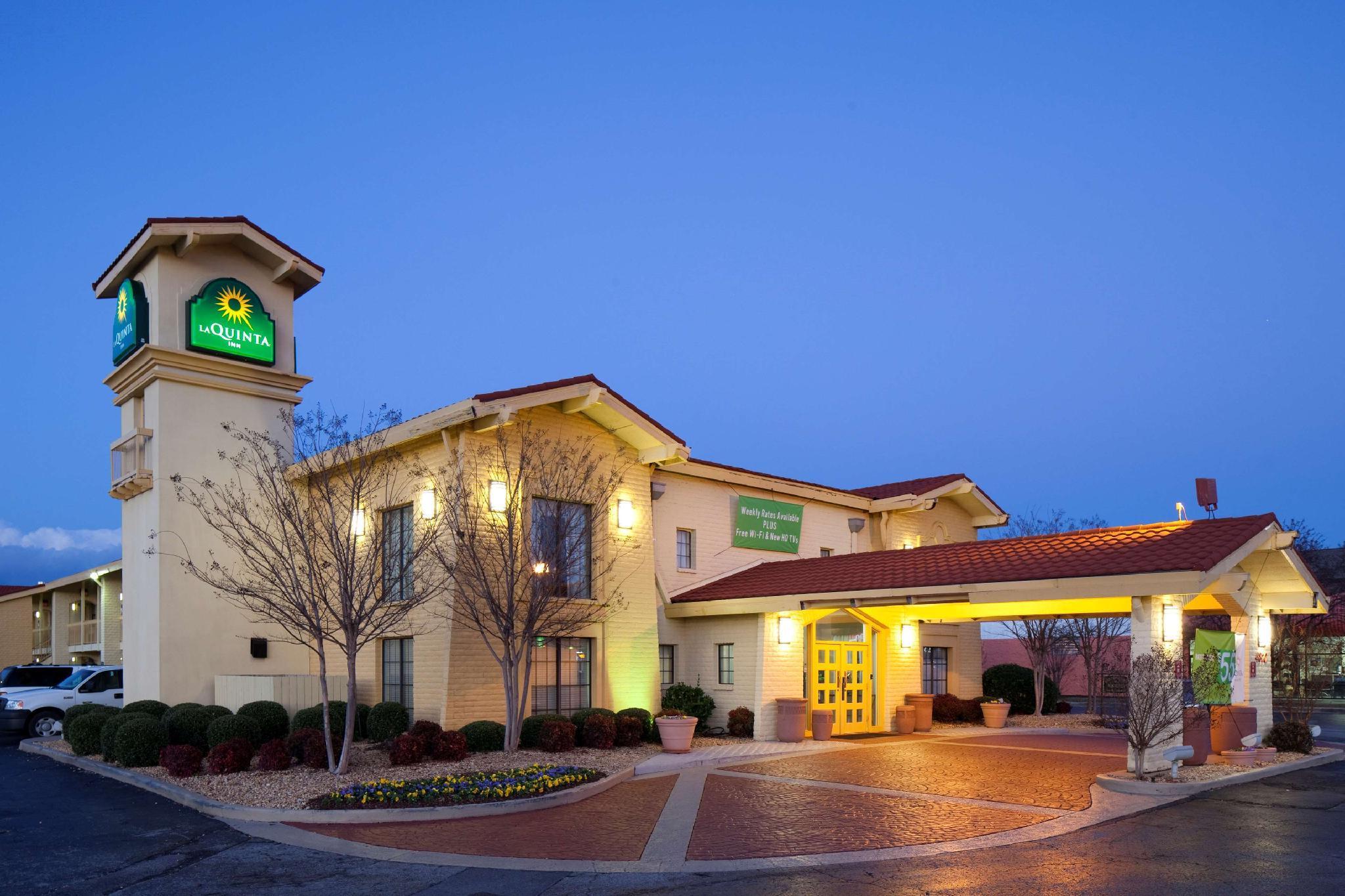 La Quinta Inn By Wyndham Huntsville Research Park Exterior photo